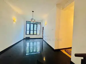 6 Bedroom House with for Sale - Battaramulla