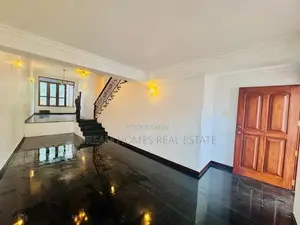 6 Bedroom House with for Sale - Battaramulla