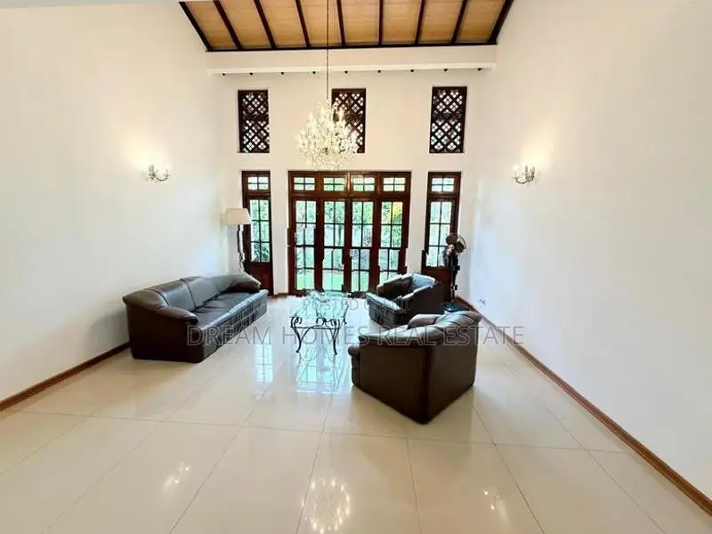 Luxury Two Story House 06BR For Sale In Kohuwala