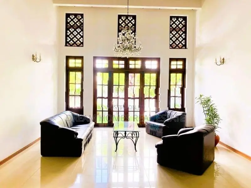 Luxury Two Story House 06BR For Sale In Kohuwala