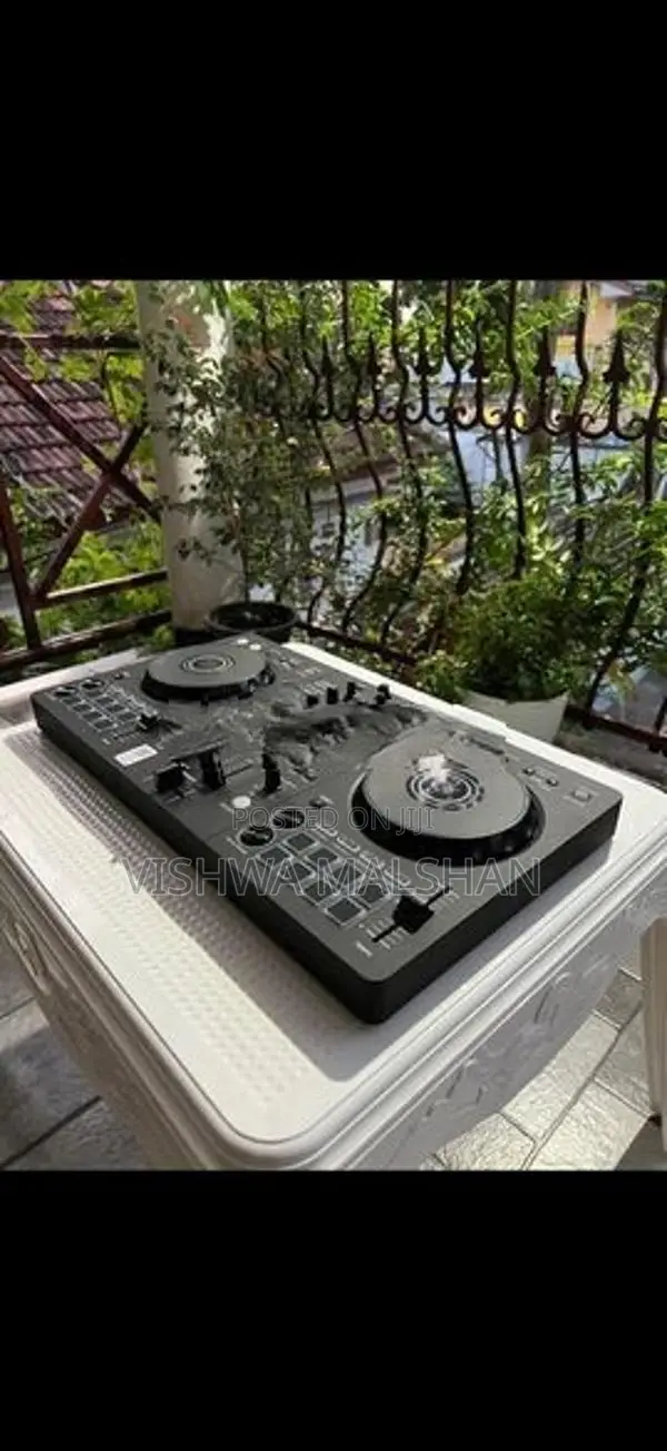Pioneer Ddj Flx 4 Console with Headphone