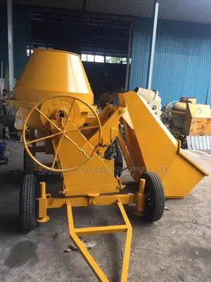 hydraulic concrete mixer