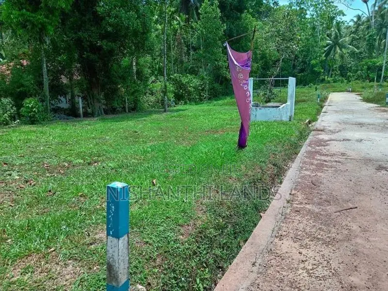 Land for Sale in Minuwangoda