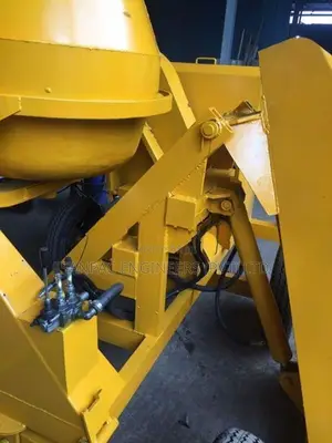 hydraulic concrete mixer