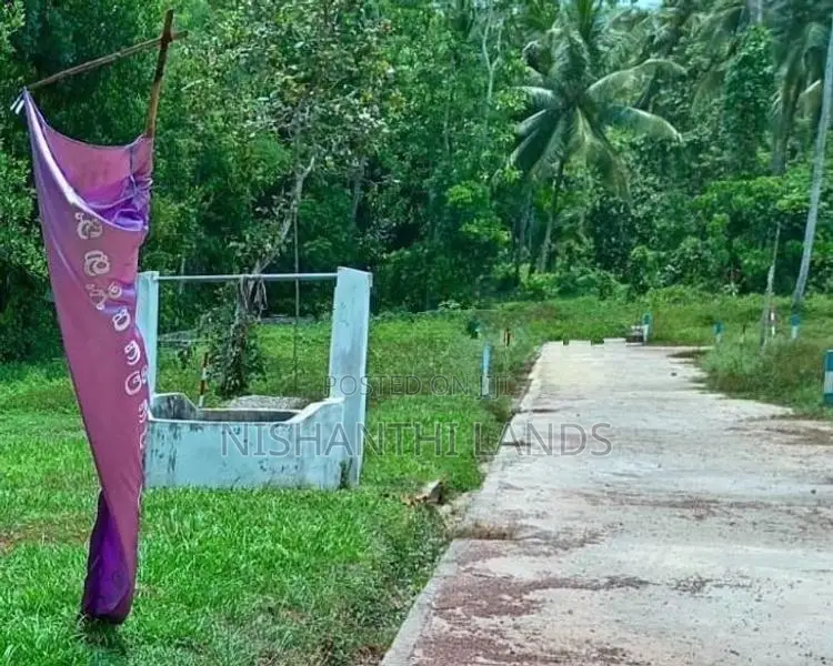 Land for Sale in Minuwangoda