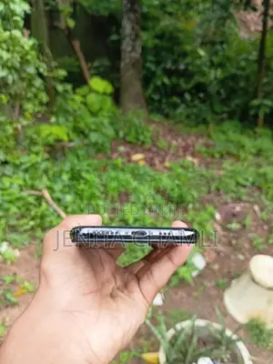 Apple iPhone XS (Used)