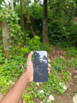 Apple iPhone XS (Used)