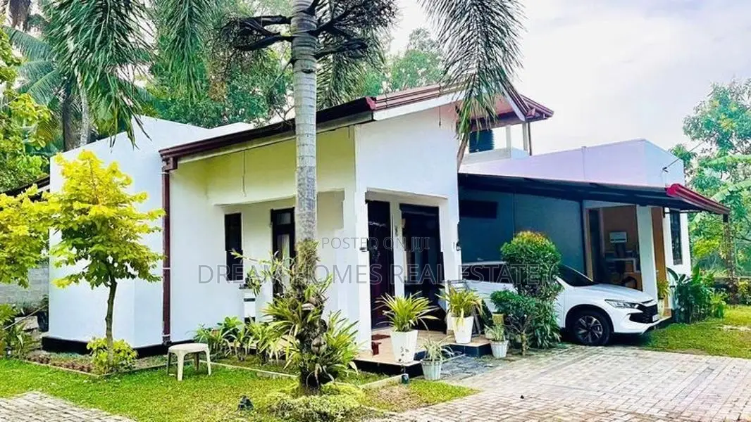 Single-Storey House for Sale in Kandana