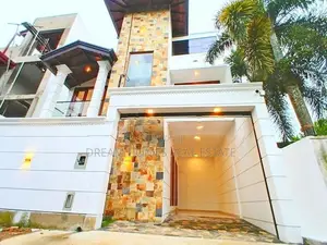 Beautiful Solid Luxury House for Sale Piliyandala