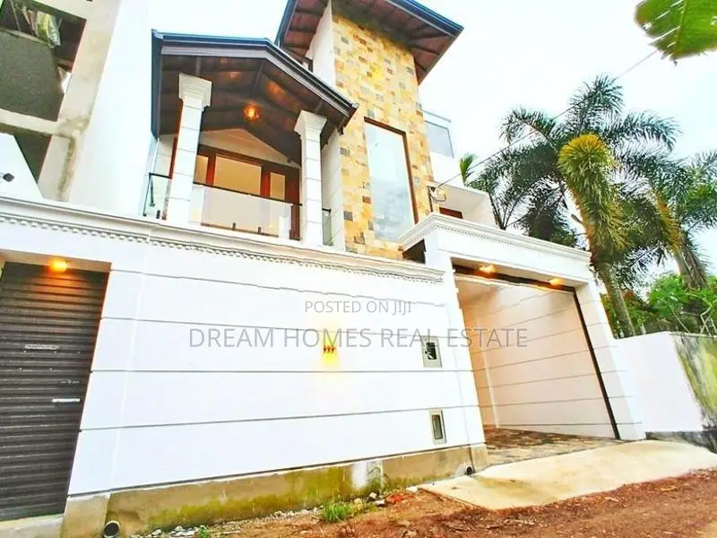Beautiful Solid Luxury House for Sale Piliyandala