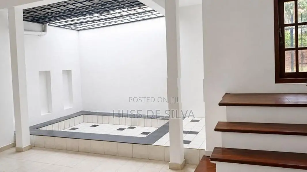4 Bedroom 3 Bath 10 Perch House for Sale in Pannipitiya