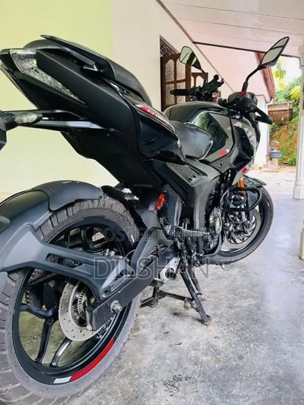 Bajaj Pulsar N160 Premium 2025