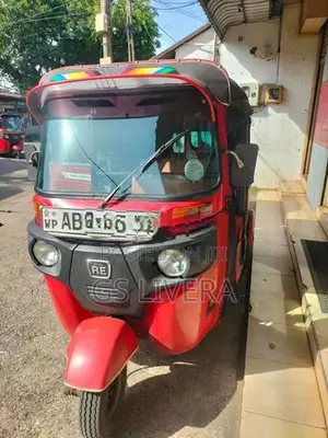 Bajaj RE 2018