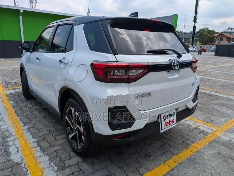 Toyota Raize Z Hybrid Auto Park 2026