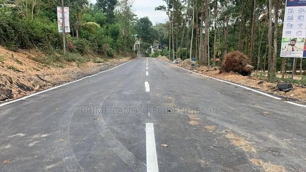 Lands for salae in Thannekumbura