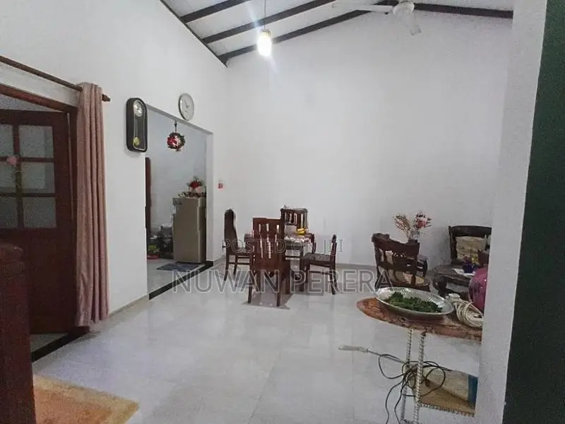 Suwarapala Dampe 3 Bathrooms House for Sale