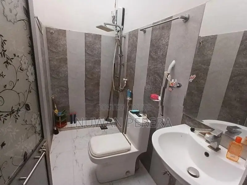 Suwarapala Dampe 3 Bathrooms House for Sale