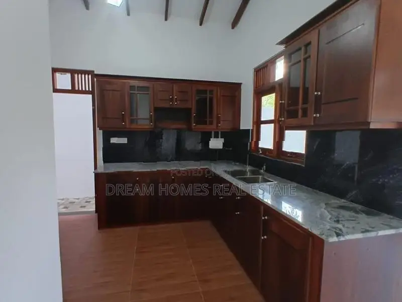 Luxury Single House for Sale Kesbewa