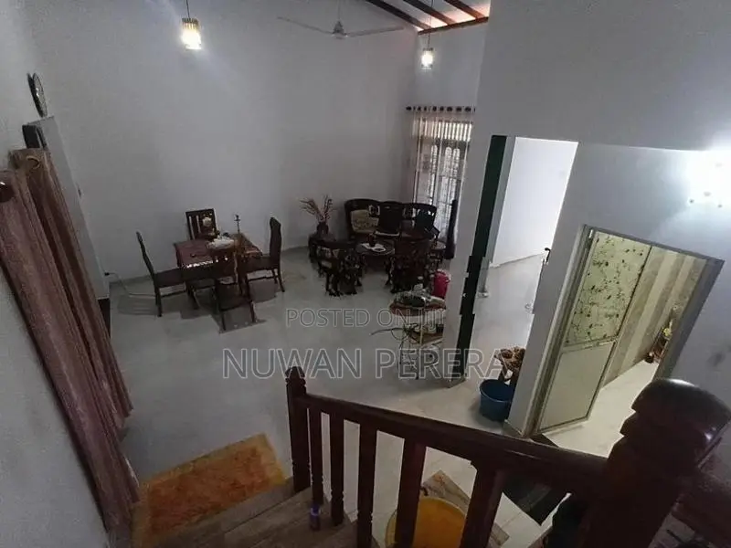 Suwarapala Dampe 3 Bathrooms House for Sale