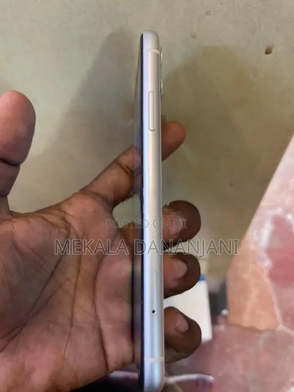 Apple iPhone 11 128GB (Used)