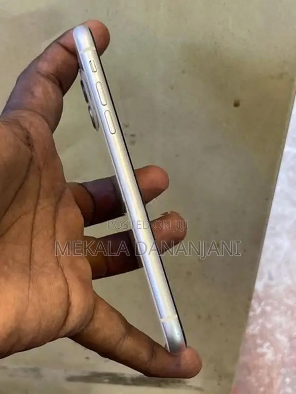 Apple iPhone 11 128GB (Used)