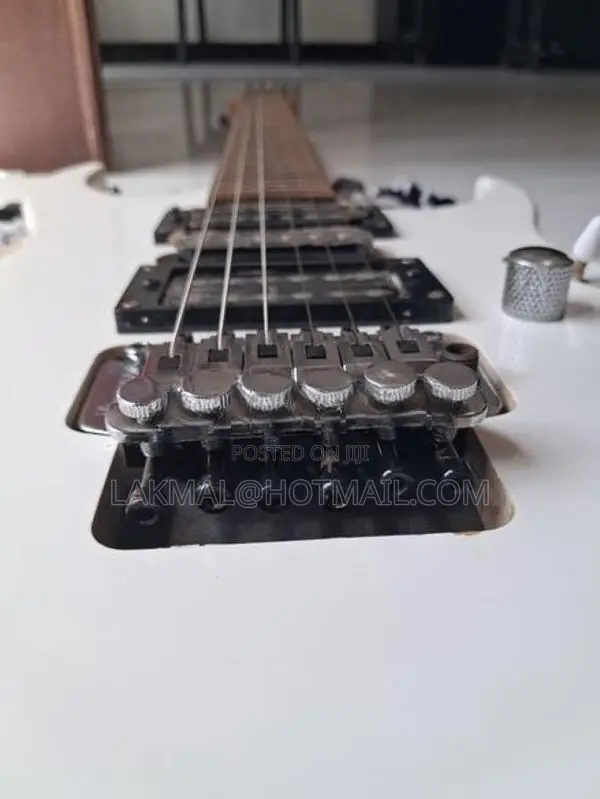 Ibanez 230 Hs Guitar