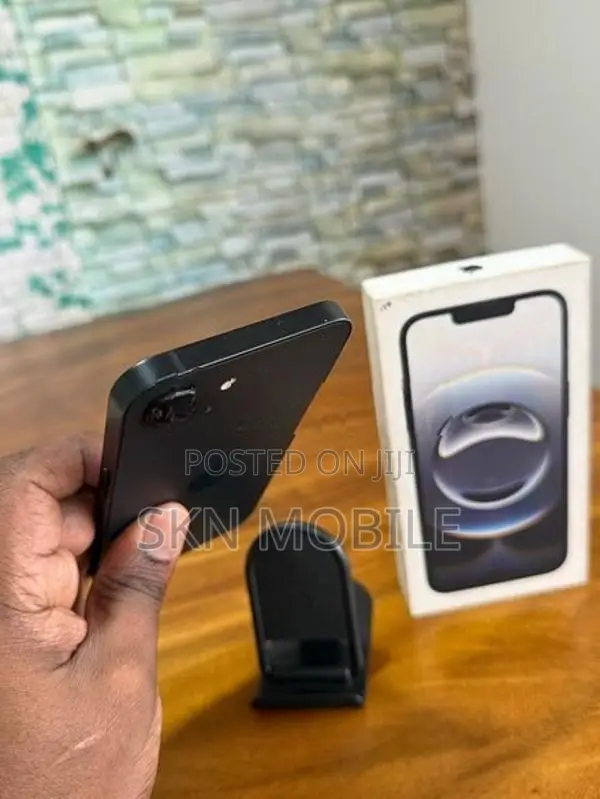 Apple iPhone 16e 128GB (Used)