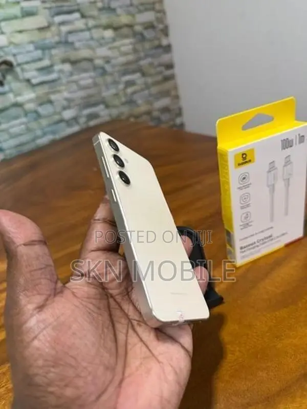 Samsung Galaxy S24 8GB 256GB 5G (Used)