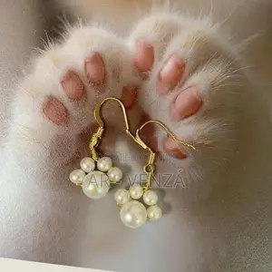 Pearled Paws for Cats