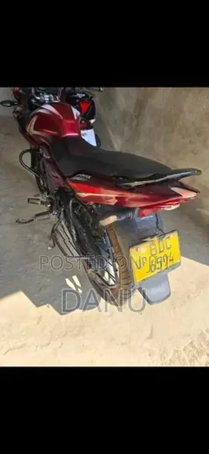 Bajaj Discover 150F 2015