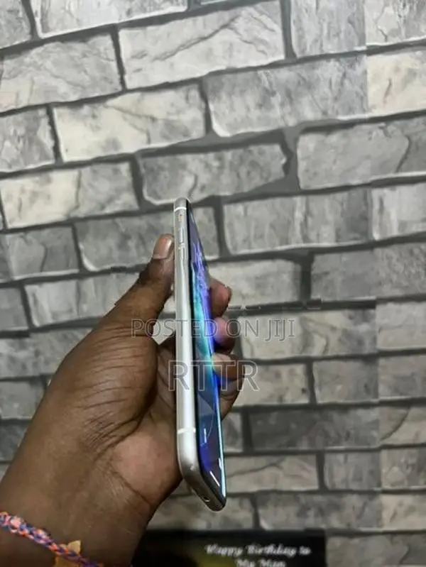 Apple iPhone 11 (Used)