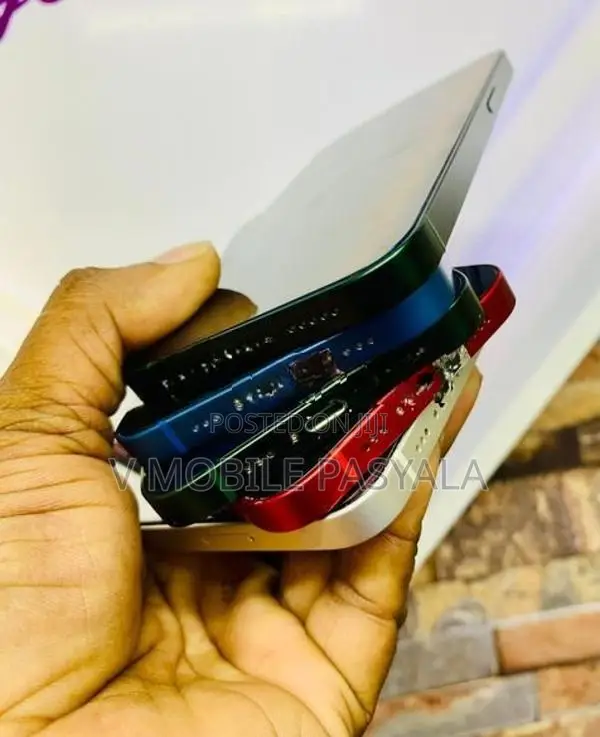 Apple iPhone 13 128GB 256GB (Used)