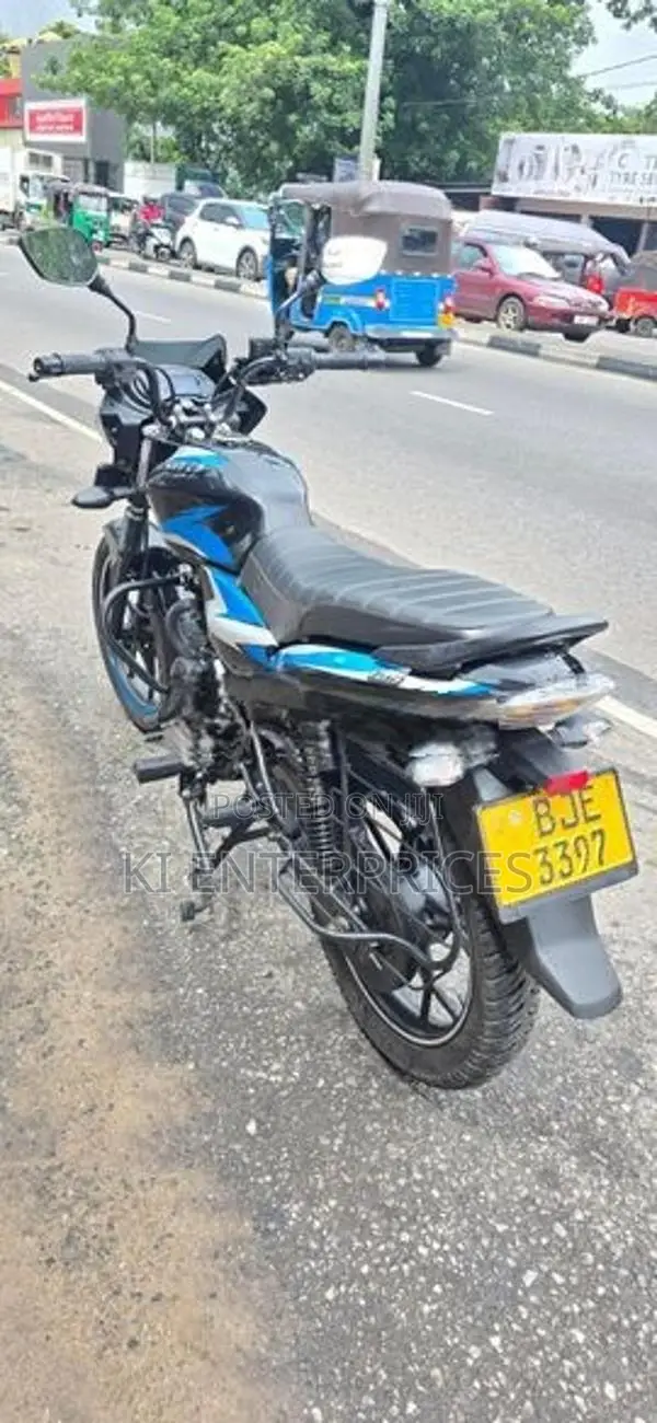 Bajaj Discover 125 2023