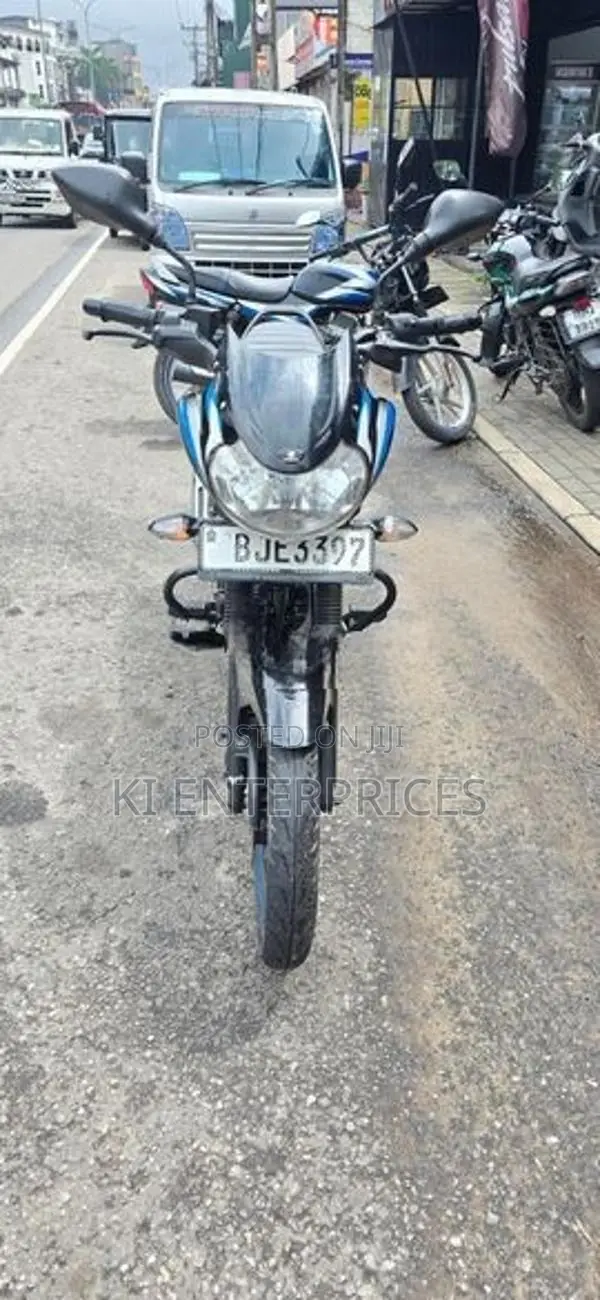Bajaj Discover 125 2023