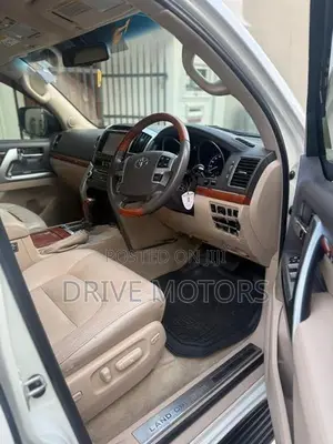 Toyota Land Cruiser ZX Petrol 2015