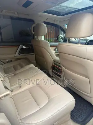 Toyota Land Cruiser ZX Petrol 2015
