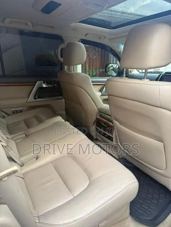 Toyota Land Cruiser ZX Petrol 2015