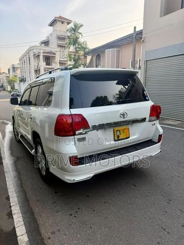 Toyota Land Cruiser ZX Petrol 2015