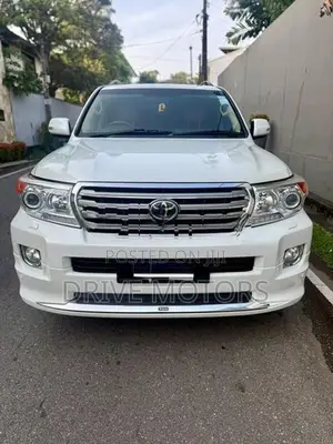 Toyota Land Cruiser ZX Petrol 2015