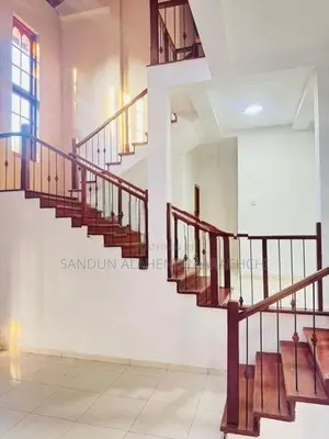 Kandy 05 Bed Room House for Sale