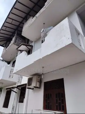 Homagama - Three Storey House for Sale (SSPH-389)