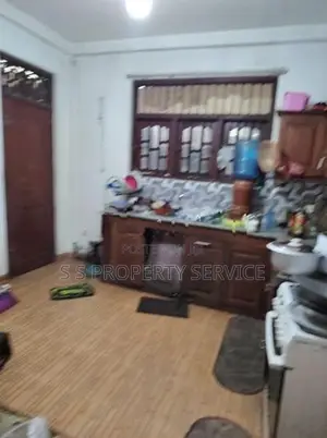Homagama - Three Storey House for Sale (SSPH-389)