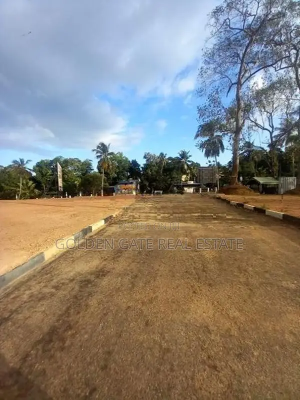 Yakkala නගරයෙන් ඉඩම