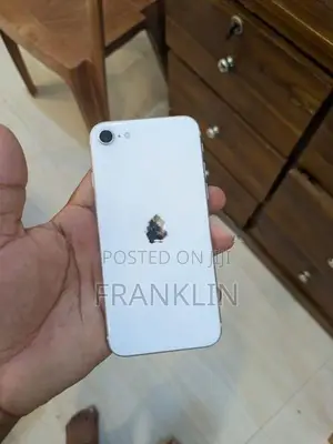 Apple iPhone SE 2 (Used)