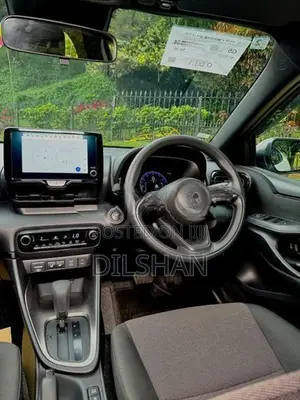 Toyota Yaris G Grade LED 2025