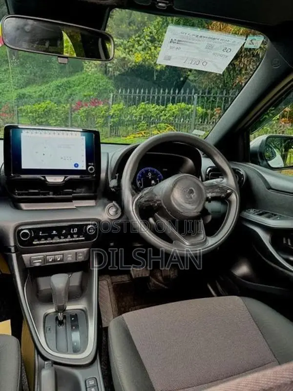 Toyota Yaris G Grade LED 2025