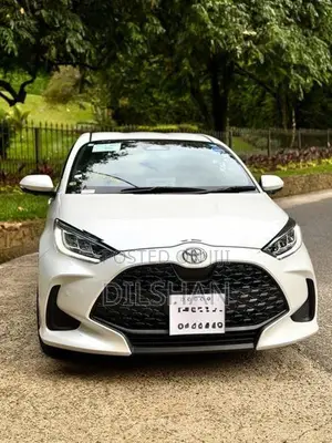 Toyota Yaris G Grade LED 2025