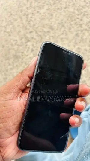 Apple iPhone 11 (Used)