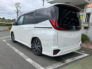 Toyota Noah 2025