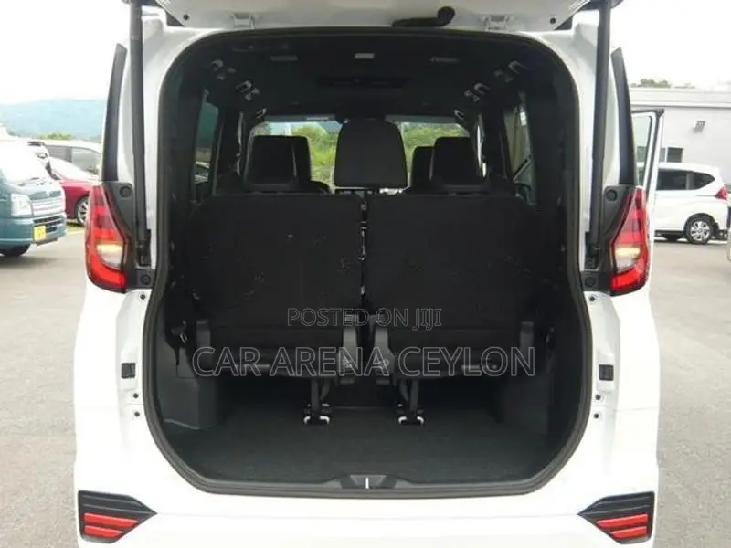 Toyota Noah 2025